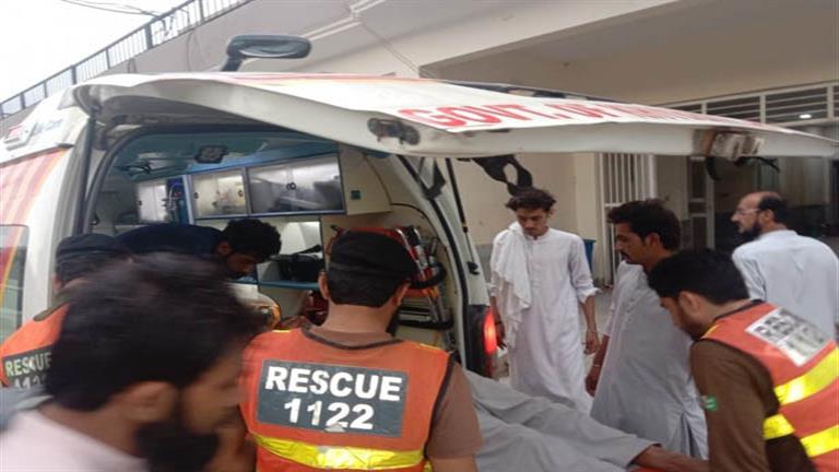 تشييع قتلى التفجير الانتحاري الذي أودى بحياة 52 شخصًا في باكستان