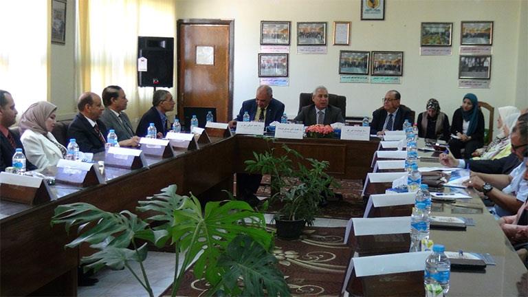 استعدادًا للعام الجديد.. فرع جديد للبنك الأهلي وتطبيق الكارت الذكي لبيانات الطلاب بجامعة المنيا