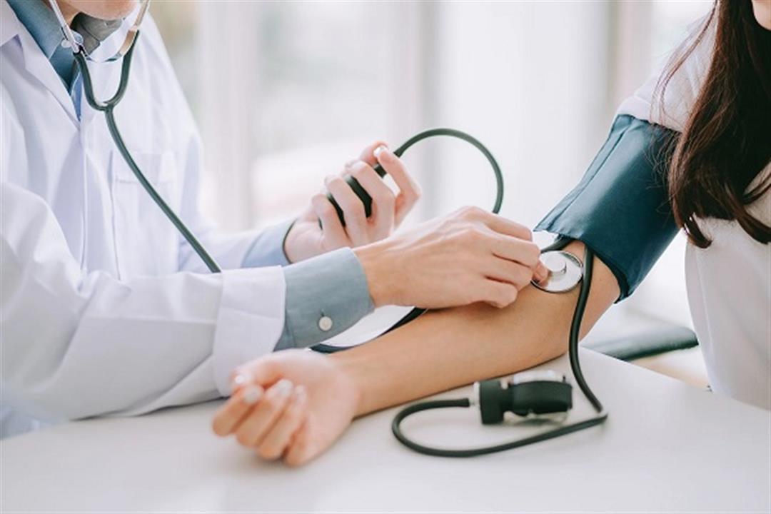 متى يكون ضغط الدم مؤشر خطر على صحة الكلى؟
