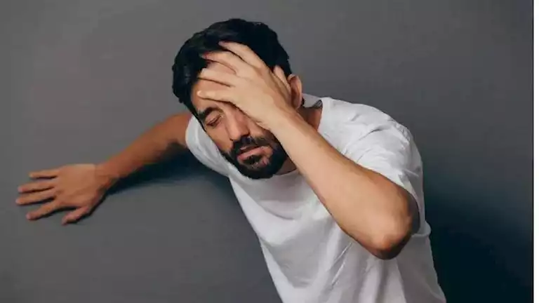 أسباب فقدان التوازن عند النهوض المفاجئ وكيفية تجنبها