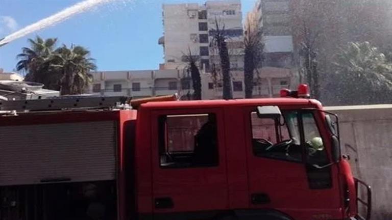 "المدخنة ولعت".. اندلاع حريق في مطعم أثناء تفكيكه بالقاهرة الجديدة