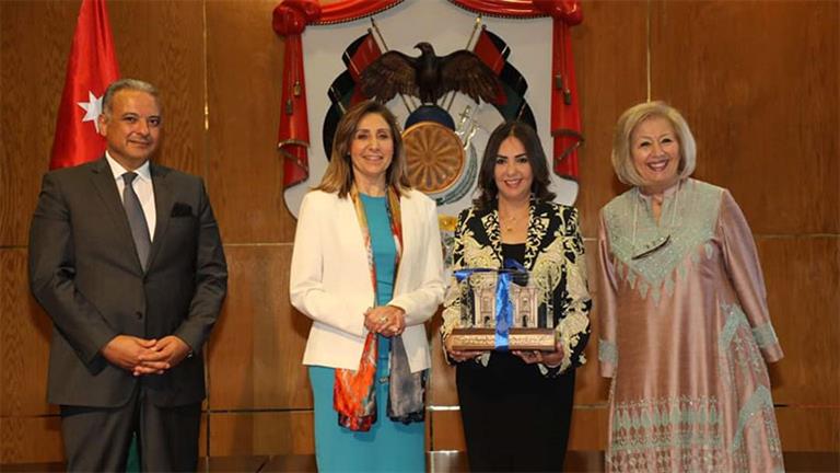 وزيرتا الثقافة المصرية  والأردنية تشهدان افتتاح مهرجان جرش