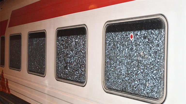أحمد موسى عن تكسير زجاج القطارات: "مشهد يزعل"