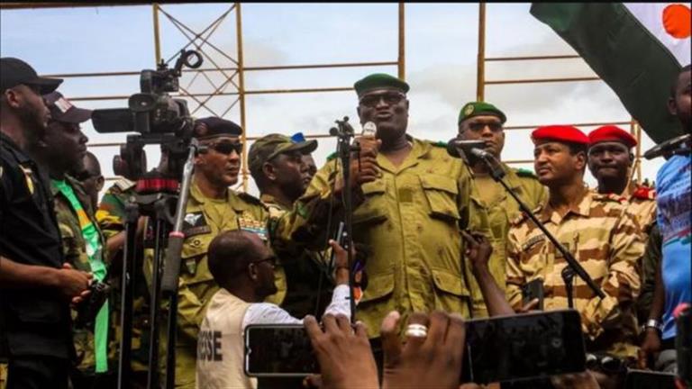 فرنسا تواصل جهودها لدعم إيكواس من أجل استعادة النظام في النيجر