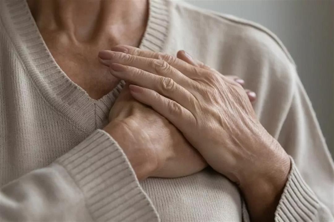 ألم الذراع والصدر الأيسر- حسام موافي يحذر: عرض لمرض خطير