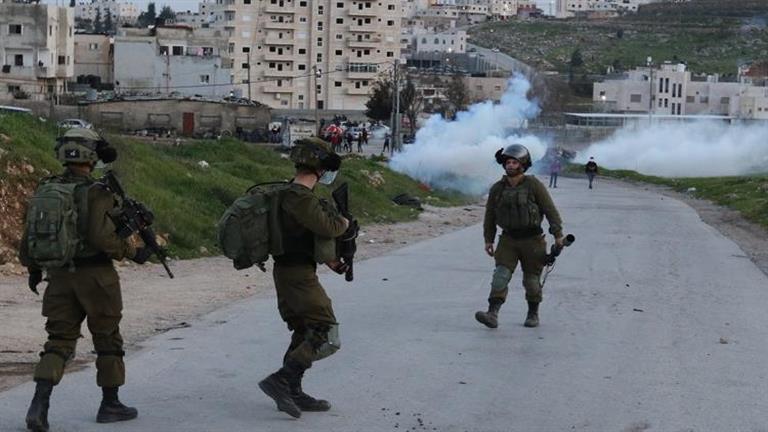 قوات الاحتلال الإسرائيلي تعتقل 5 فلسطينيين شرقي نابلس