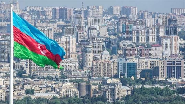وصول ممثلو كاراباخ إلى أذربيجان لإجراء محادثات إنهاء الاشتباكات 