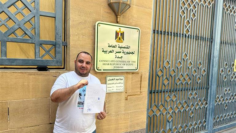 المصريين الأحرار يحرر أول توكيل لترشح السيسي بالخارج