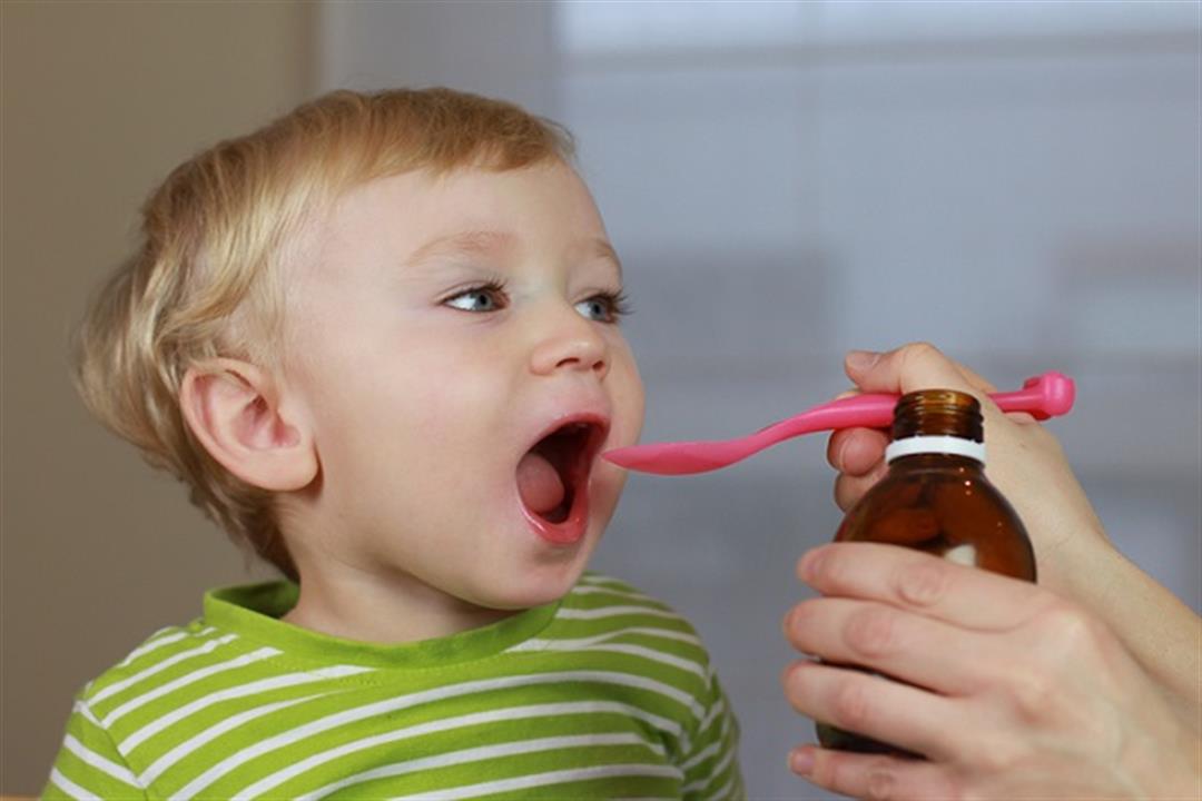 ماذا يحدث لطفلِك إذا تناول جرعة زائدة من دواء الكحة؟