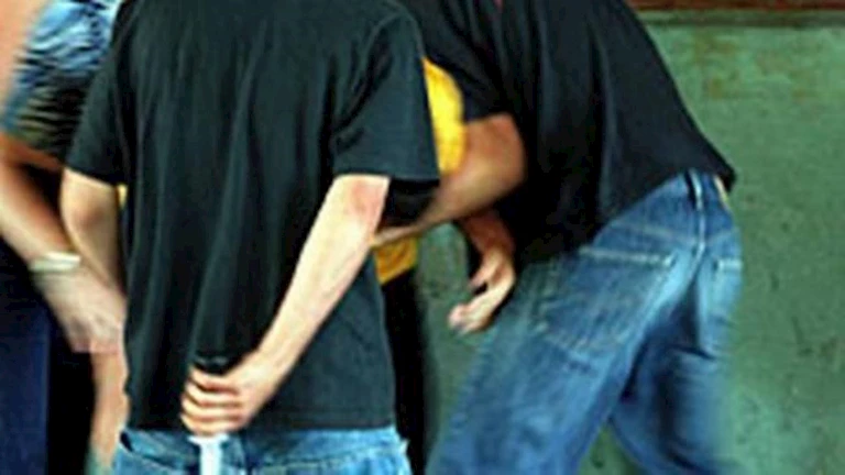 “أنا اللي هحمل الأول”.. سائق “توكتوك” يطعن زميله في عزبة الن