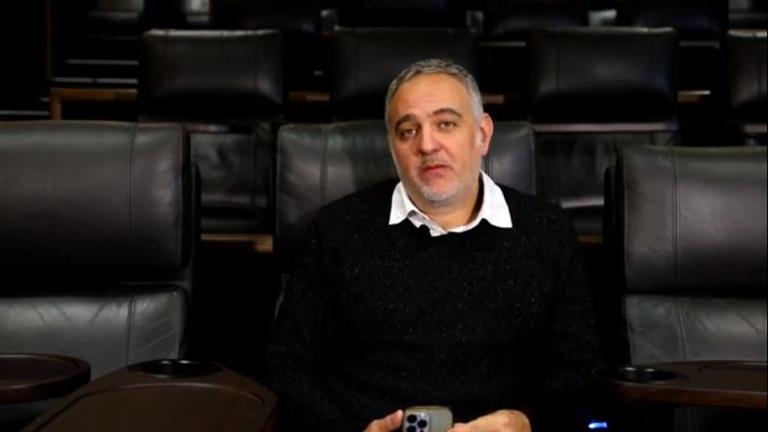 محمد حفظي يهنئ المخرج طارق العريان على عرض فيلم "ولاد رزق 3: القاضية"