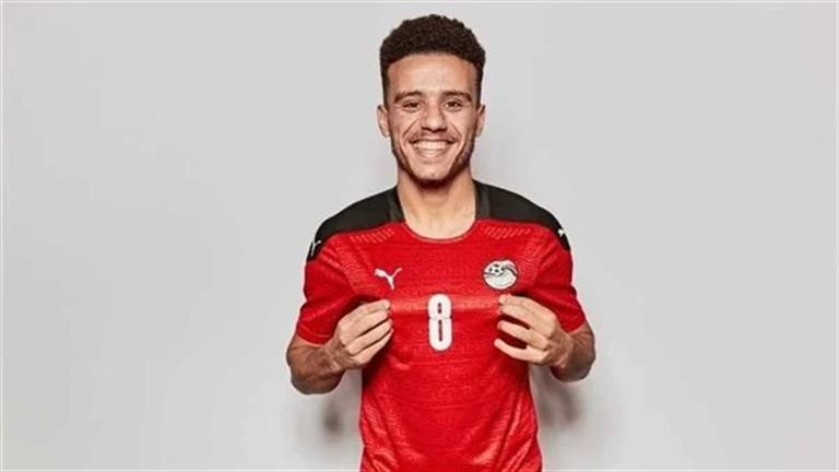 زوجة مصطفى فتحي تدعمه بهذه الصورة قبل السفر مع المنتخب إلى موريتانيا