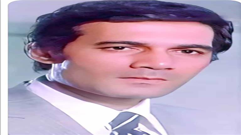 عمرو محمود ياسين يحيي ذكرى والده بكلمات مؤثرة 