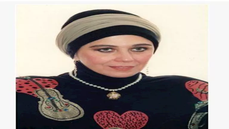 بعد حبس نجلها.. من هي الفنانة منى جبر؟ 