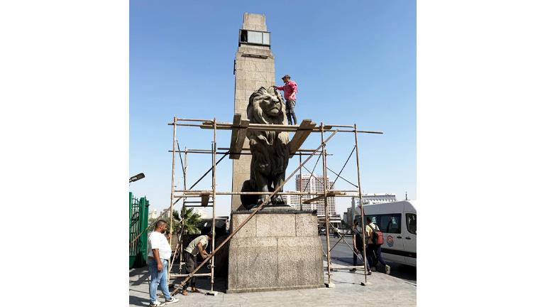 رفع السقالات غدًا.. رد جديد من الآثار بشأن جدل طلاء "أسدين قصر النيل"