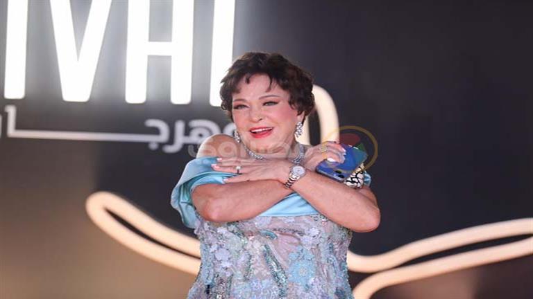 الفنانة لبلبة تخطف الأنظار في حفل افتتاح مهرجان الجونة السينمائي