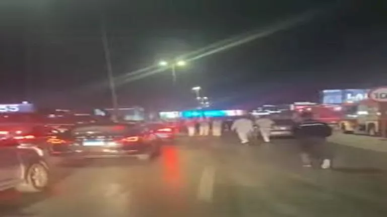 مصرع شخص وإصابة 3 آخرين إثر حادث انقلاب سيارة بـ6 أكتوبر
