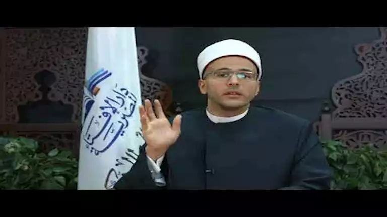 هل وجود النمل فى البيت دليل حسد؟.. أمين الفتوى يجيب 