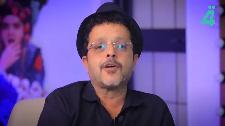 محمد هنيدي عن مقارنته بـ عادل إمام: "هنهزر مينفعش يقارنوك بأستاذك"