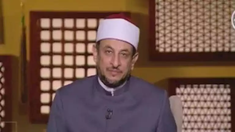 صورة رمضان عبدالمعز: رمضان شهر الطاعات مش تعالى بالليل ناخد حجرين