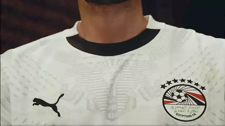 قصة لاعب شارك مع منتخب مصر والكويت