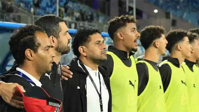 تكريـم مدرب حراس مرمى منتخب مصر للشباب بعد دموعه المؤثرة خلال عزف النشيد الوطني