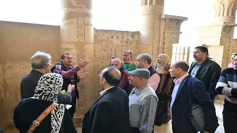 منطقة آثار تونا الجبل تستقبل أدباء مصر - صور