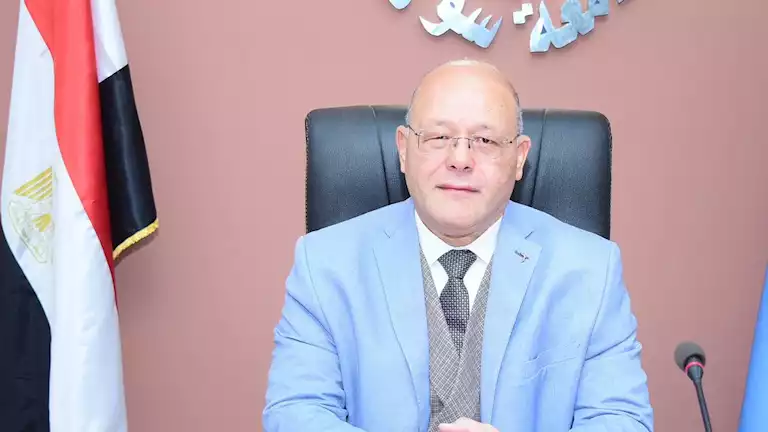 رئيس جامعة سوهاج يحث الطلاب على المشاركة في “ساعة الأرض”