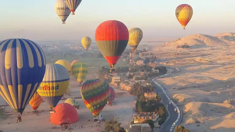 "الطيران" تكشف تفاصيل حادث البالون في الأقصر