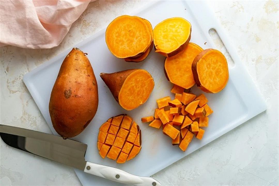 البطاطا الحلوة النيئة والمشوية- أيهما أفضل لمرضى السكري؟