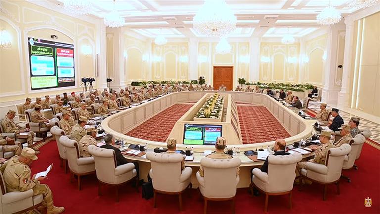 حدث في 8 ساعات| السيسي يجتمع بوزير الدفاع وقادة الجيش.. وقرار بشأن "رأس الحكمة"