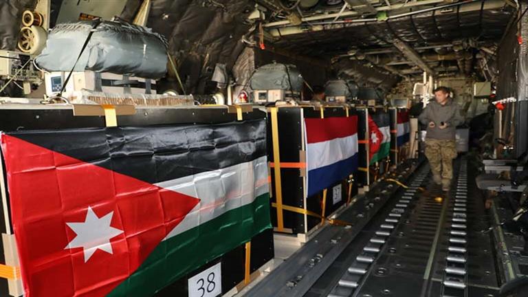 بمشاركة مصرية.. الأردن ينفّذ 3 إنزالات جوية لمساعدات على جنوب غزة
