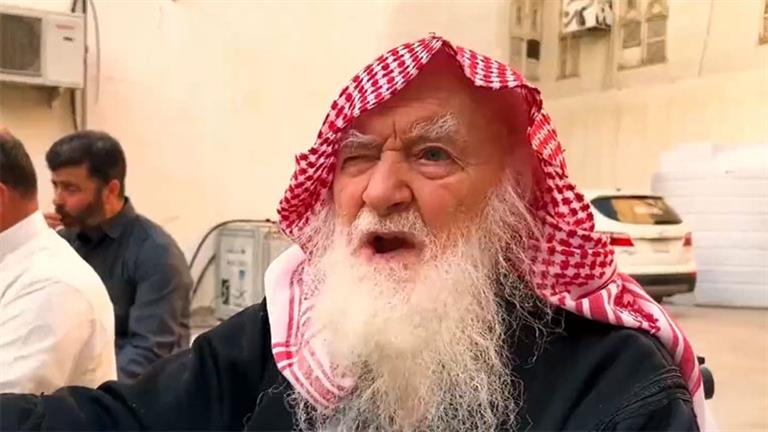 قدم المشروبات مجاناً مدة 40 عاماً.. وفاة الشيخ "أبو السباع" مُطعم زوار المسجد النبوي - فيديو