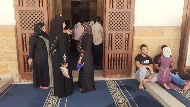 إقبال شديد على لجنة الفتوى بالجامع الأزهر بعد رمضان.. وشومان يُعلق - (صور) 