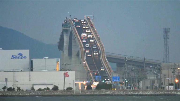 أخطر 7 جسور في العالم.. هل تجرؤ على قيادة السيارة فوق إحداها؟