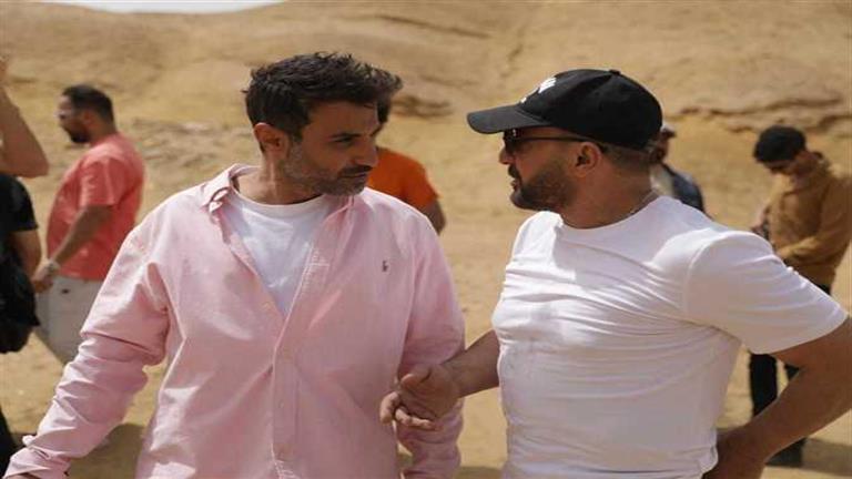 السقا وفهمي يحتفلان بانتهاء تصوير فيلمهما "أحمد وأحمد" (فيديو)