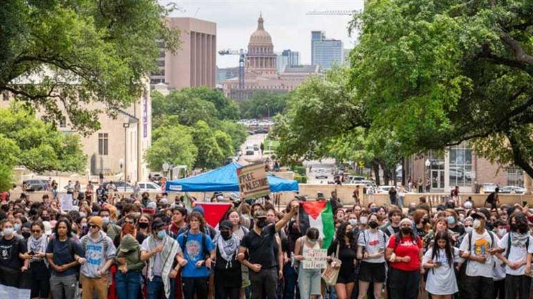 بسبب قمع الاحتجاجات الطلابية.. أعضاء في هيئة التدريس بجامعة تكساس الأمريكية يضربون عن العمل