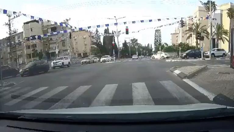 بالفيديو.. لحظة انقلاب سيارة وزير الأمن الإسرائيلي إيتمار بن غفير