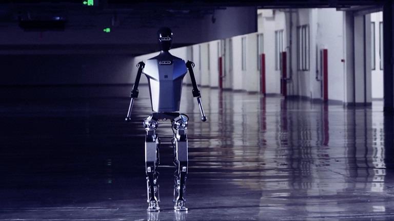 فيديو.. أول روبوت بالحجم البشري يستطيع الجري