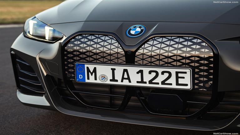  بسعر يبدأ بـ160 ألف يورو.. BMW تُطلق أيقونتها M4 CS الرياضية 