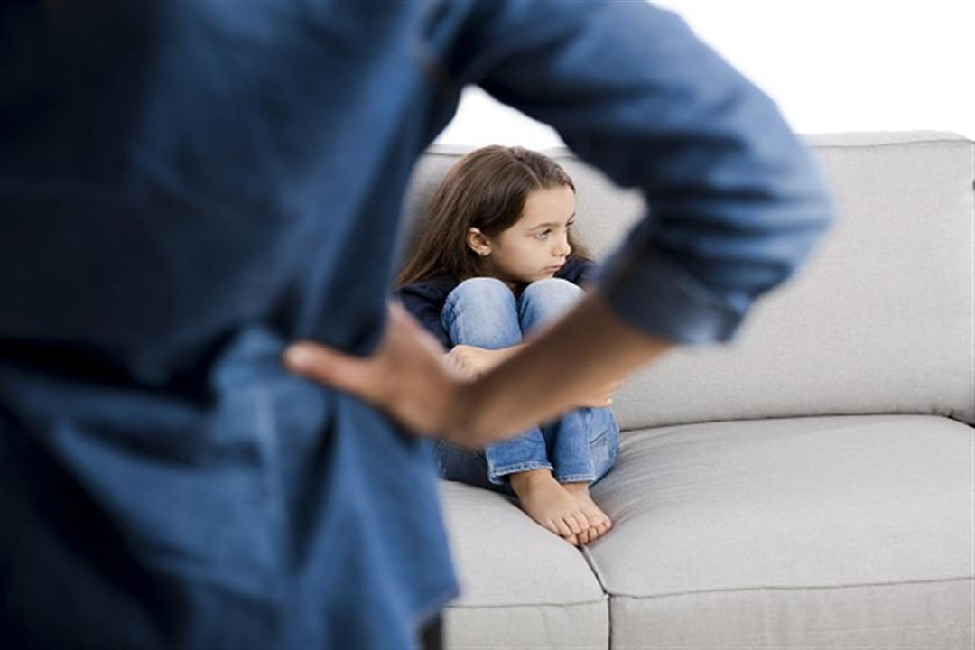 الحرمان العاطفي يهدد نفسية طفلِك- 9 علامات تكشف عنه