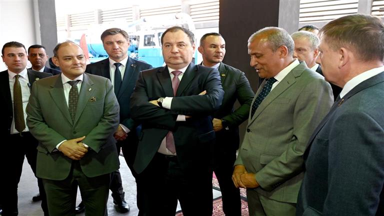 وزير التجارة يتفقد مع رئيس الوزراء البيلاروسي وكيل شركة شاحنات "ماز" البيلاروسية في مصر 