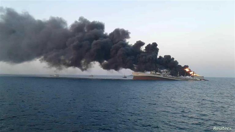 الحوثيون ينشرون مشاهد لاستهداف سفينة تجارية بطائرة مسيّرة
