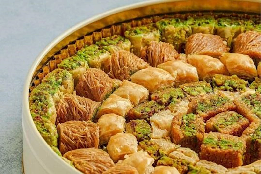 أضرار تناول الحلويات الرمضانية قبل النوم
