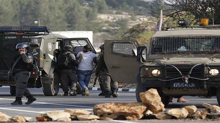 قوات الاحتلال تعتقل 59 فلسطينيًا من مدن الضفة الغربية