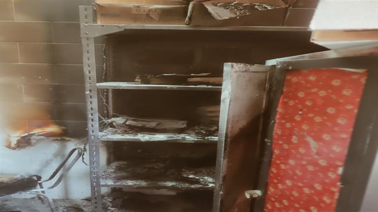 النار أكلت الأدوية والملفات.. حريق هائل داخل وحدة صحية في المحلة- صور
