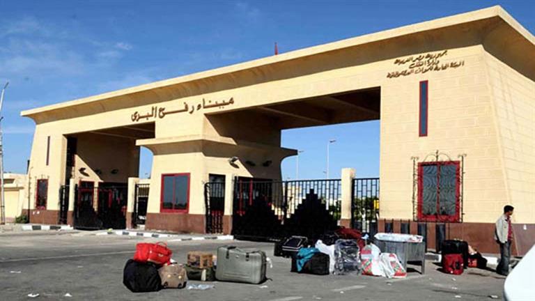 مصدر أمني: مصر لم توافق على نقل معبر رفح أو فتح منفذ جديد بالقرب من كرم أبو سالم