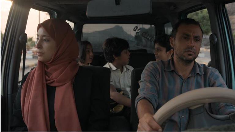 تفاصيل فوز فيلم المرهقون لعمرو جمال بجائزتين في مهرجان أفلام السعودية