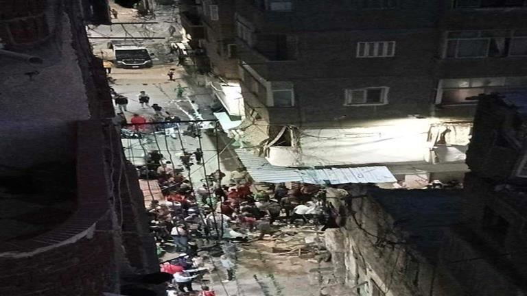 إصابة مواطن وتحطم سيارتين.. تفاصيل انهيار منزل التميمي في الإسكندرية (صور)
