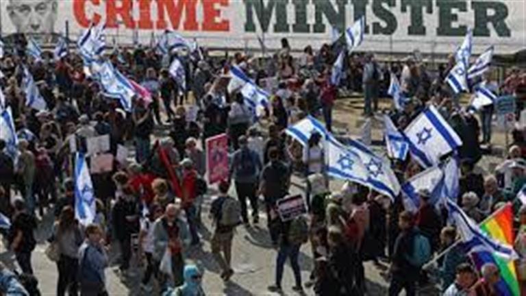 إسرائيليون يغلقون طريقًا في الجليل احتجاجًا على انهيار الأمن
